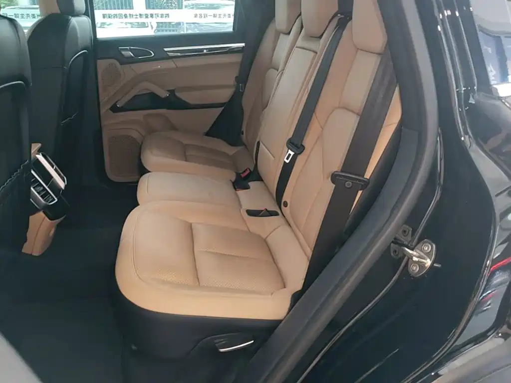 Porsche Cayenne 2017 — фото 17