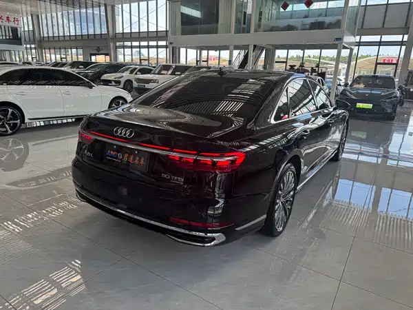 Audi A8 2024