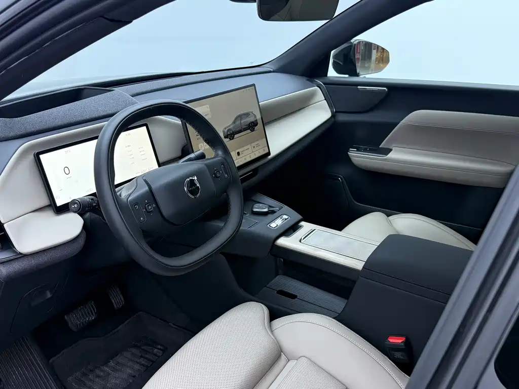 Volvo XC70 PHEV 2025 — фото 4