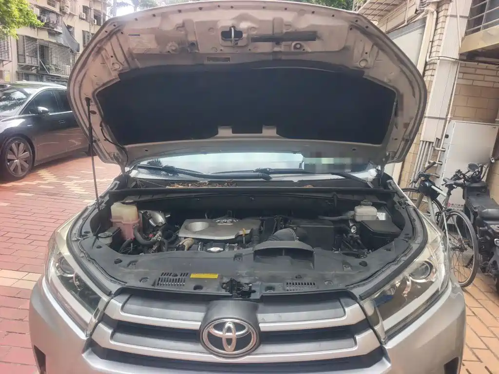 Toyota Highlander 2018 — фото 11