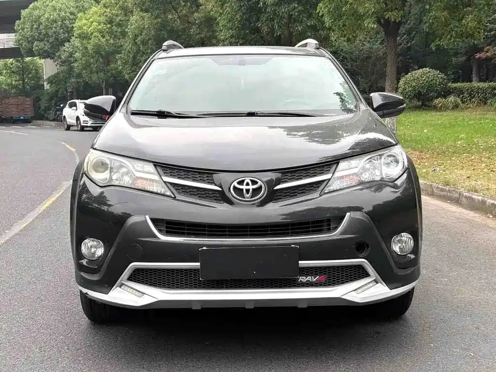 Toyota RAV4 2014 — фото 10