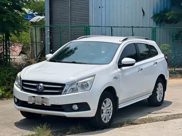 Venucia T70 2015