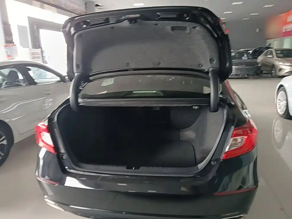 Honda Accord 2019 — фото 19