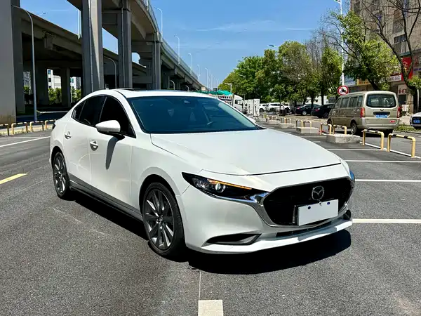Mazda 3 Axela 2023