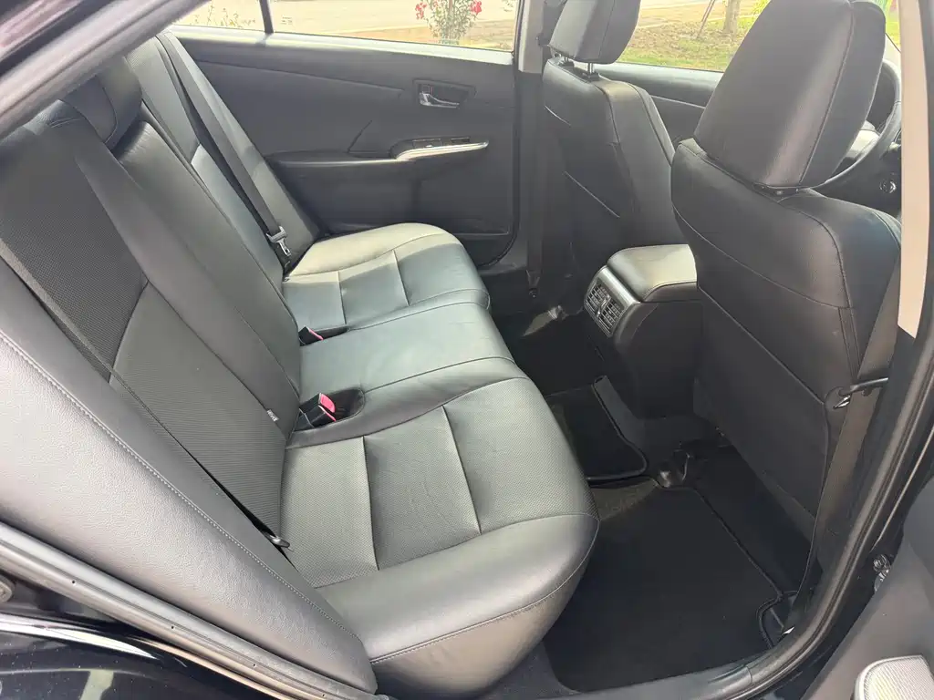 Toyota Camry 2015 — фото 8