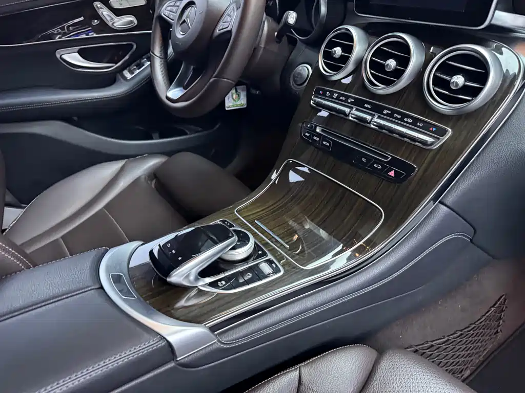 Mercedes-Benz GLC 2018 — фото 21