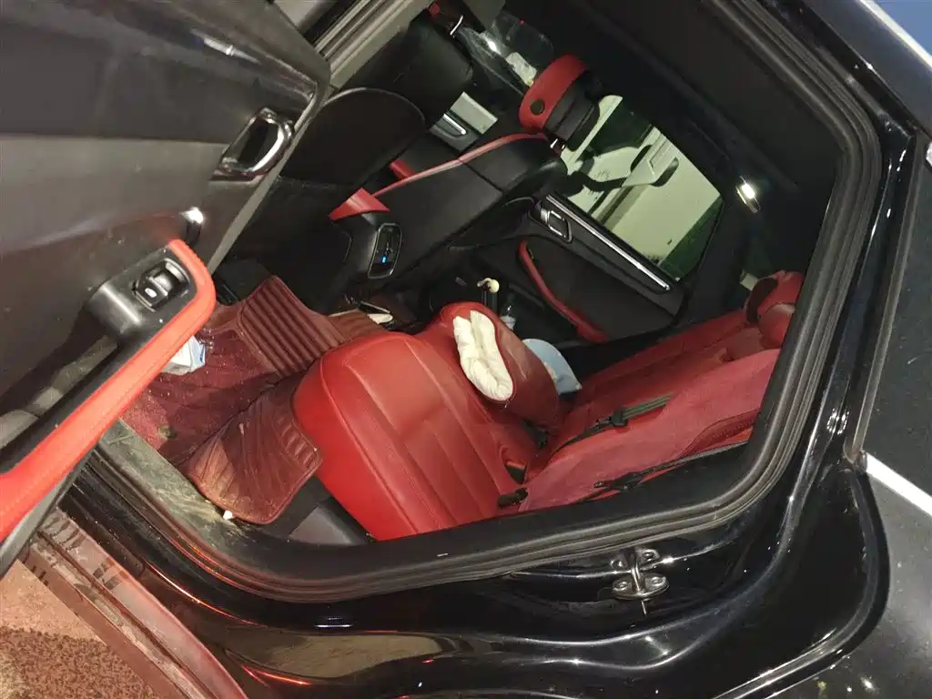 Porsche Macan 2015 — фото 15