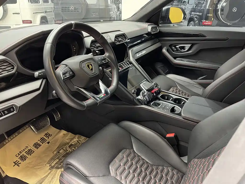 Lamborghini Urus 2023 — фото 12