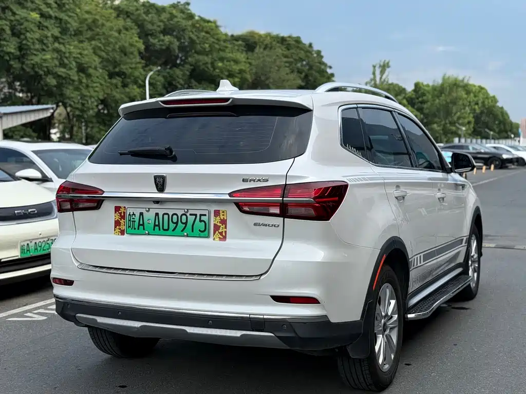 Roewe RX5 New Energy 2018 — фото 11