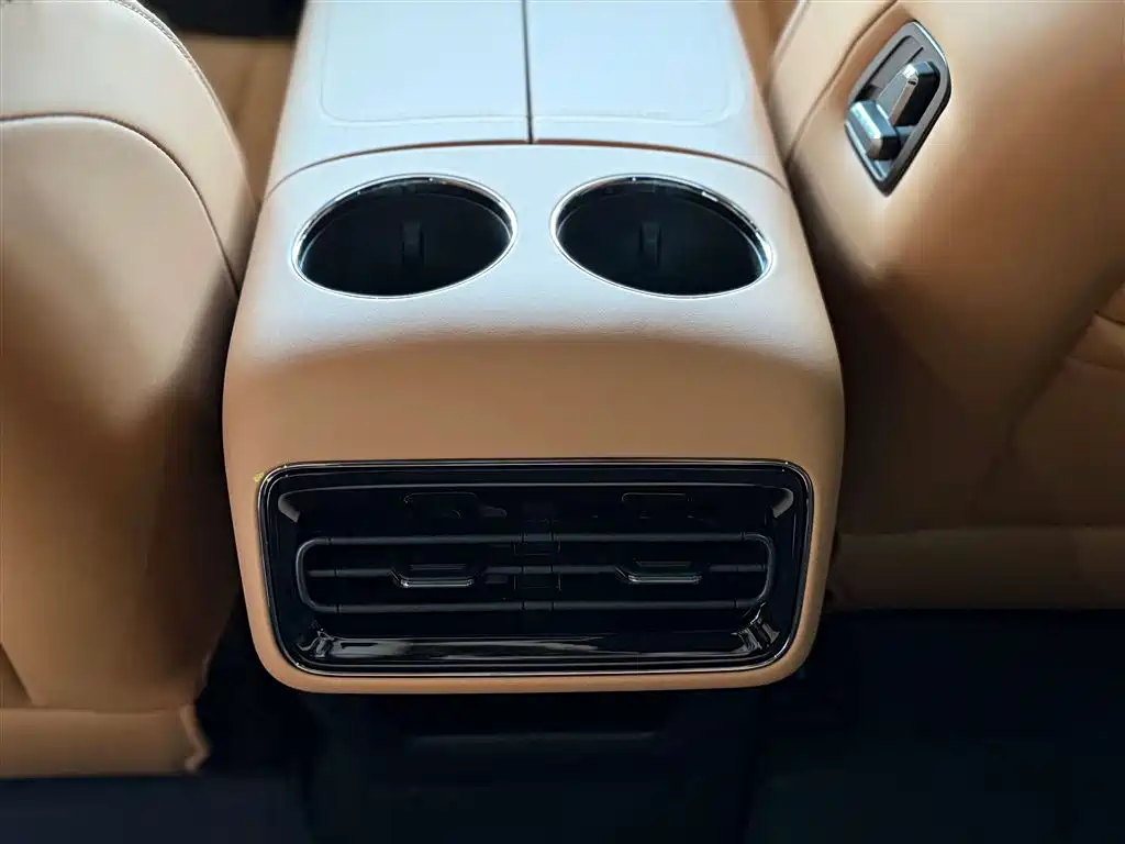 Geely Galaxy Starshine 8 2025 — фото 30