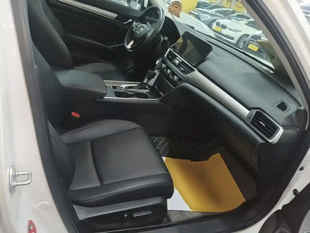 Honda Accord 2021 — фото 25