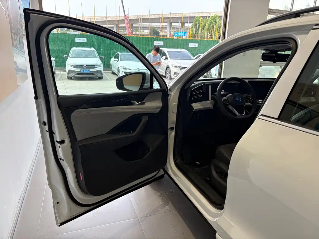 Volkswagen Tiguan L 2026