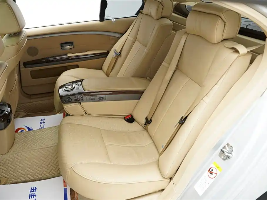 BMW 7 Series 2008 — фото 10
