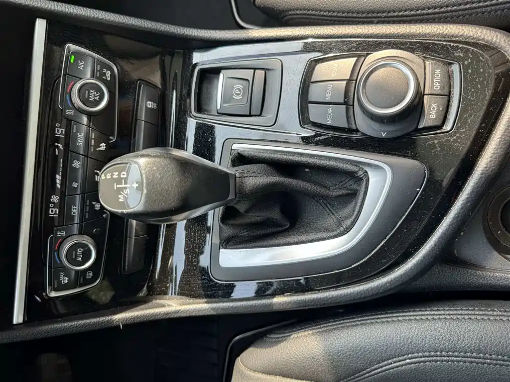 BMW 2 Series Active Tourer 2018 — фото 15