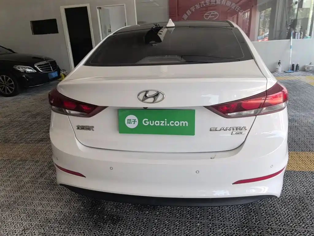 Hyundai Elantra 2017 — фото 6