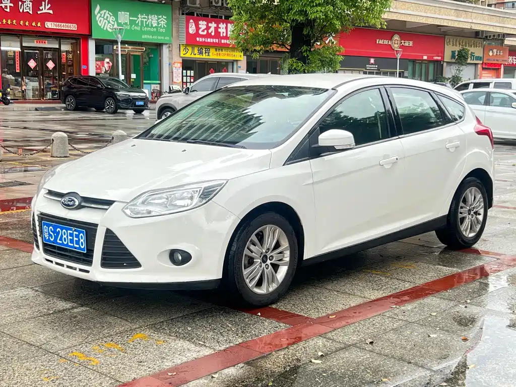 Ford Focus 2014 — фото 1