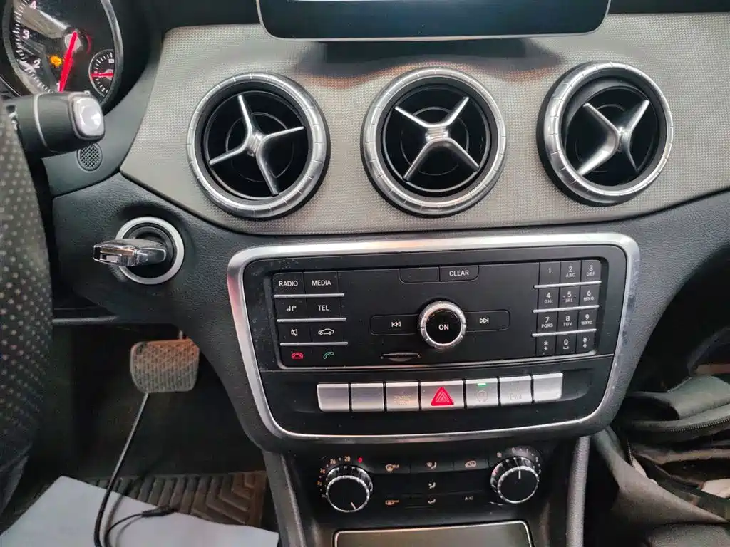Mercedes-Benz CLA 2018 — фото 13