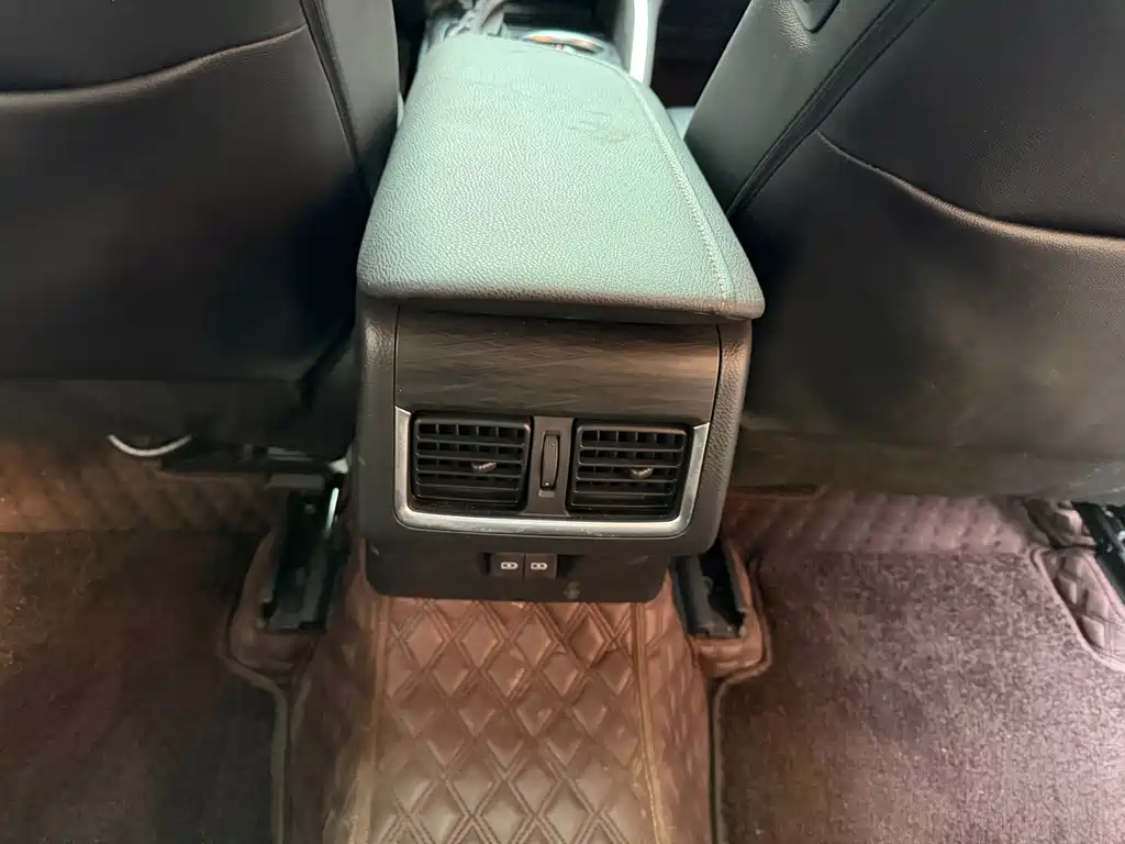 Toyota Camry 2024 — фото 13