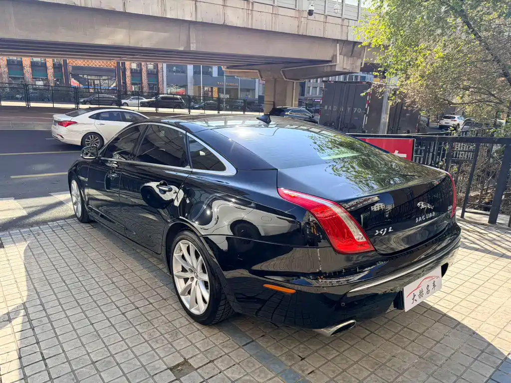 Jaguar XJ 2013