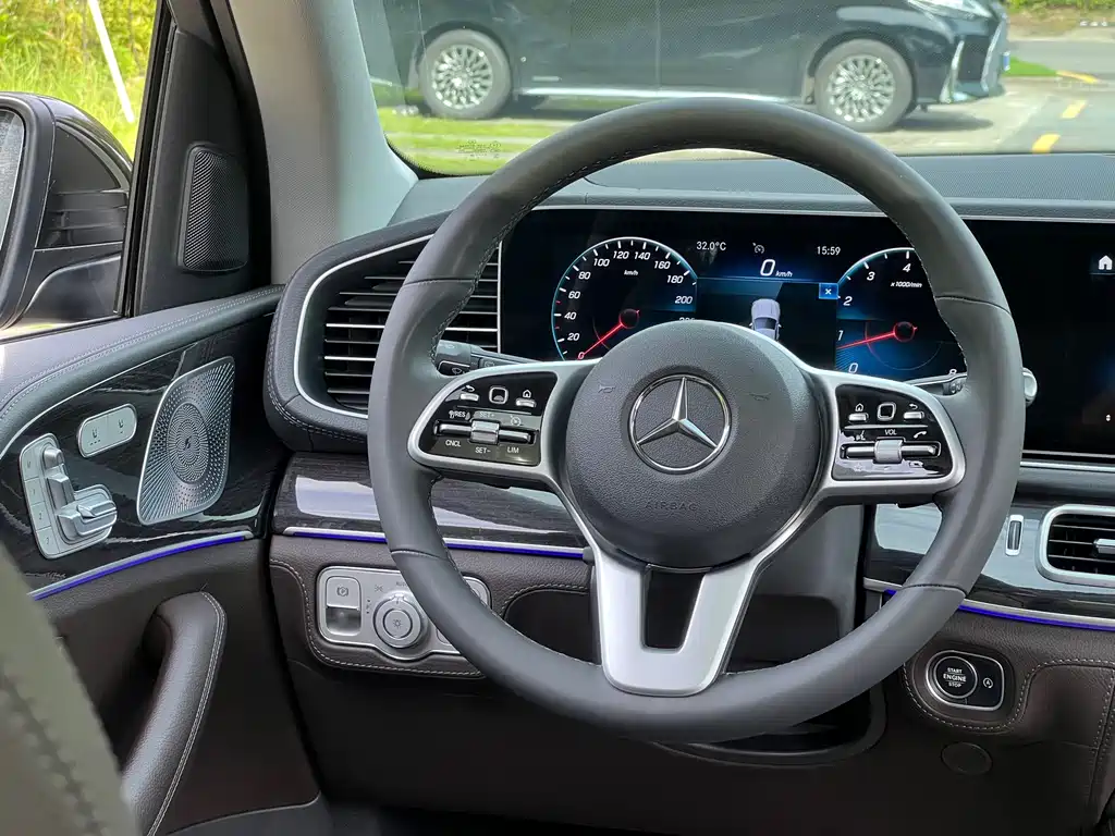 Mercedes-Benz GLS 2020 — фото 18