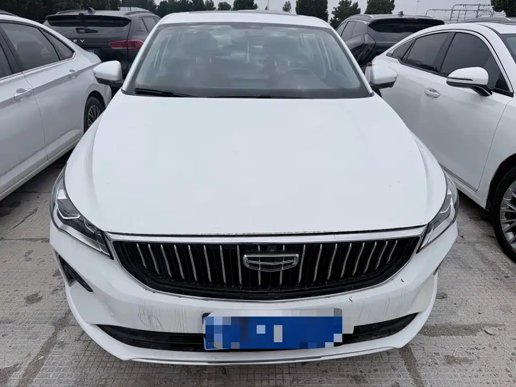 Geely Emgrand 2022
