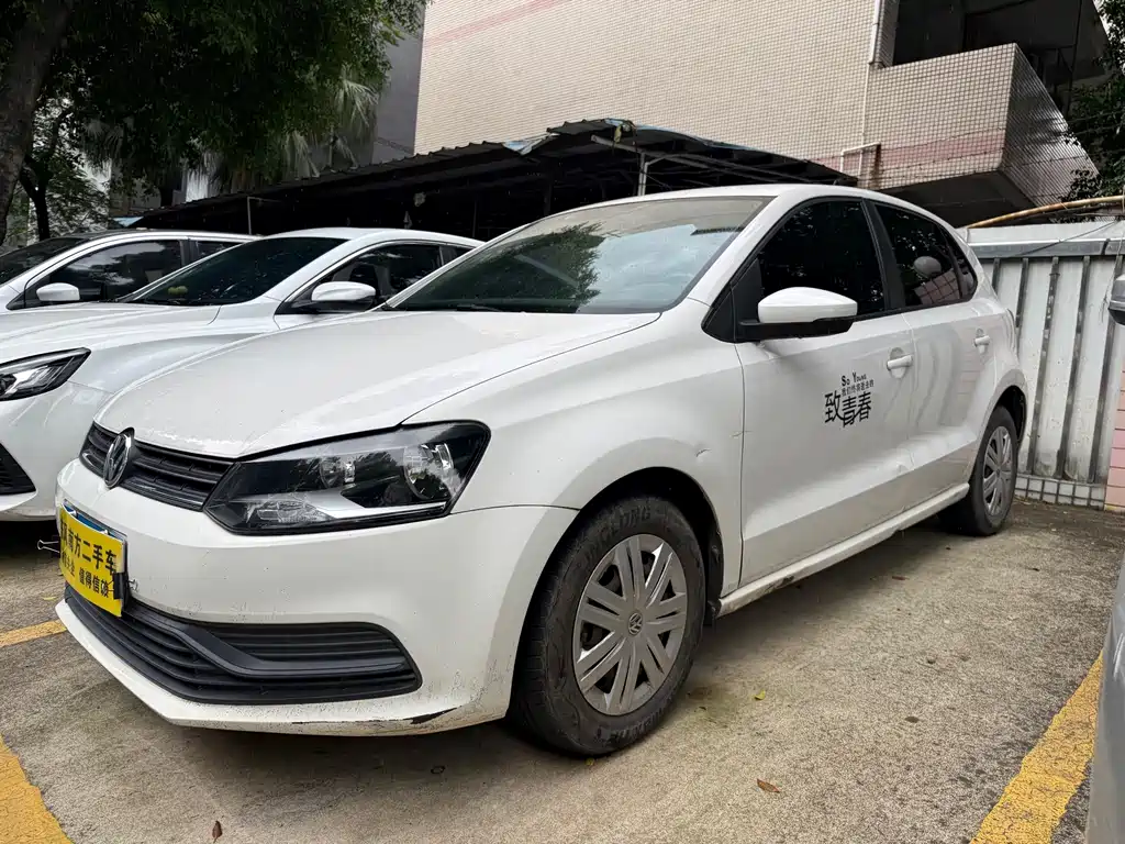 Volkswagen Polo 2016 — фото 1