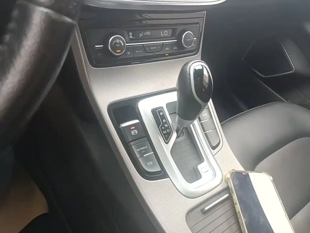 Geely Emgrand GS 2018 — фото 14