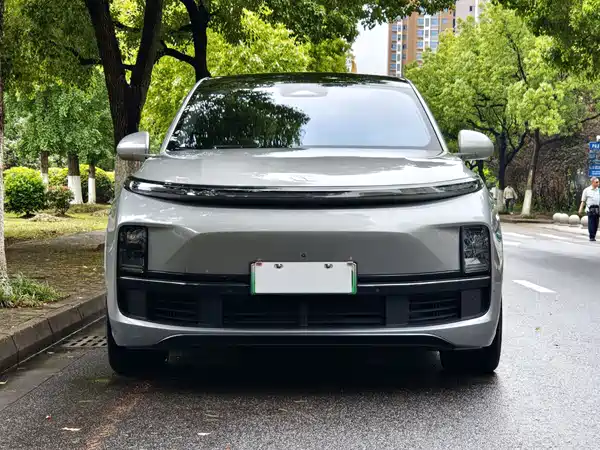 Li Auto L8 2023