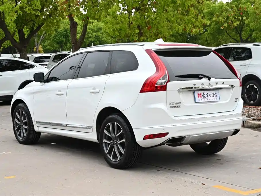 Volvo XC60 2017 — фото 4