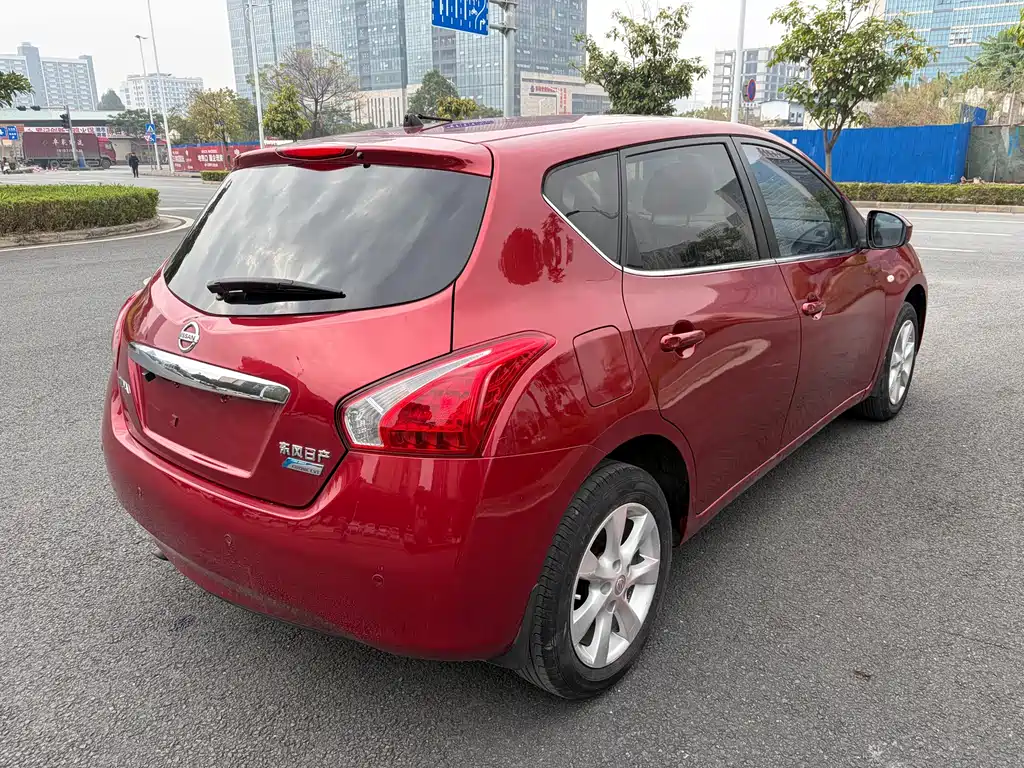 Nissan Tiida 2014 — фото 6