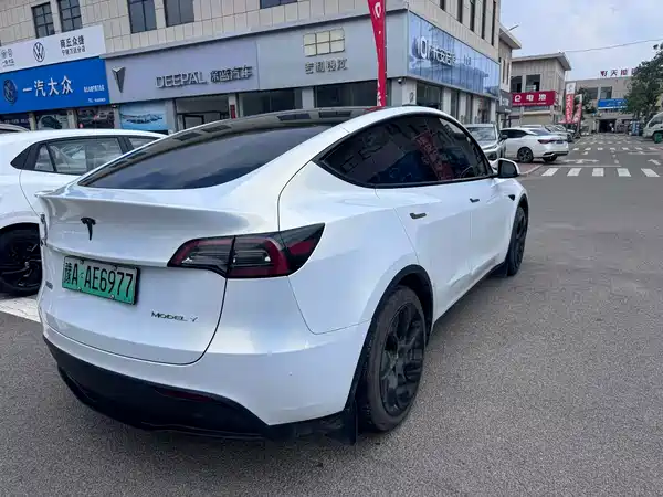 Tesla Model Y 2022