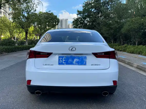 Lexus IS 2014