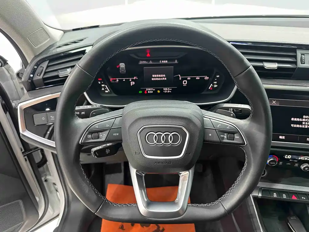 Audi Q3 2022 — фото 12
