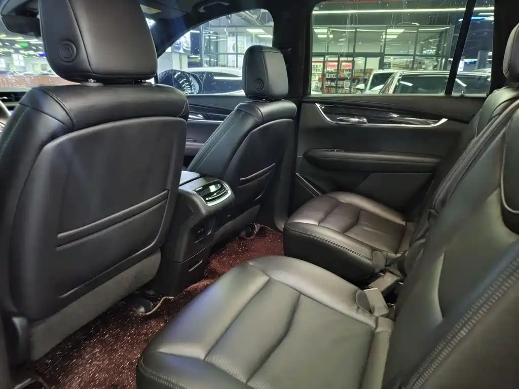 Cadillac XT6 2021