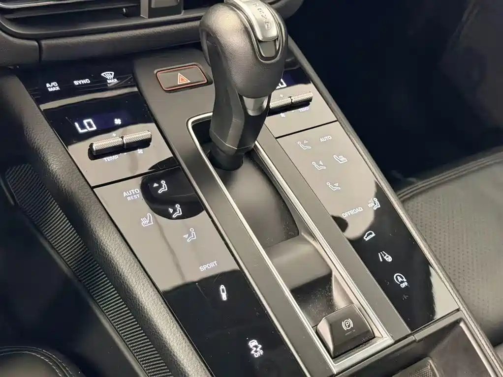 Porsche Macan 2023 — фото 17