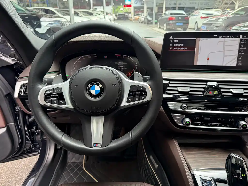 BMW 5 Series 2022 — фото 15