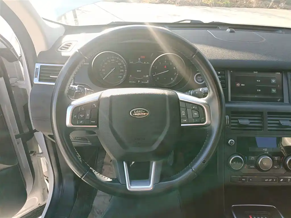 Land Rover Discovery Sport 2019 — фото 11
