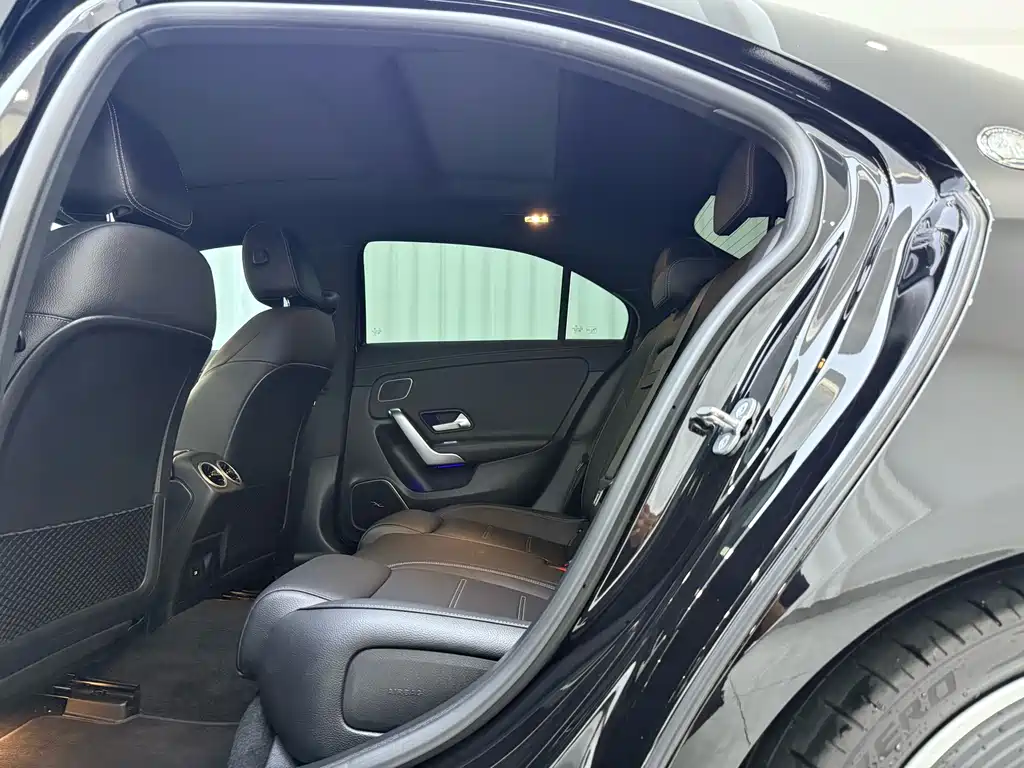 Mercedes-Benz A-Class AMG 2025 — фото 6