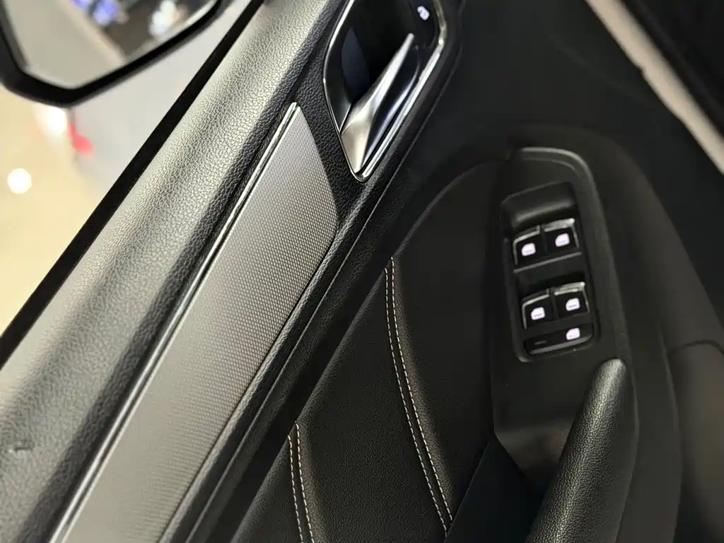 Roewe RX5 2018 — фото 13