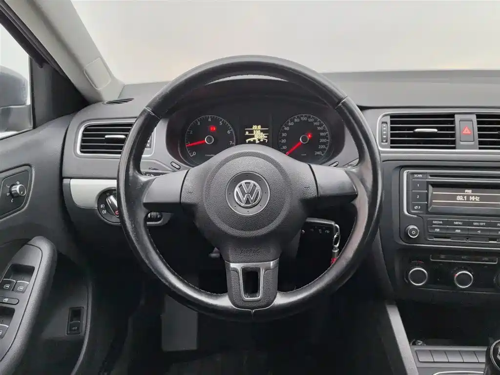 Volkswagen Sagitar 2015 — фото 11