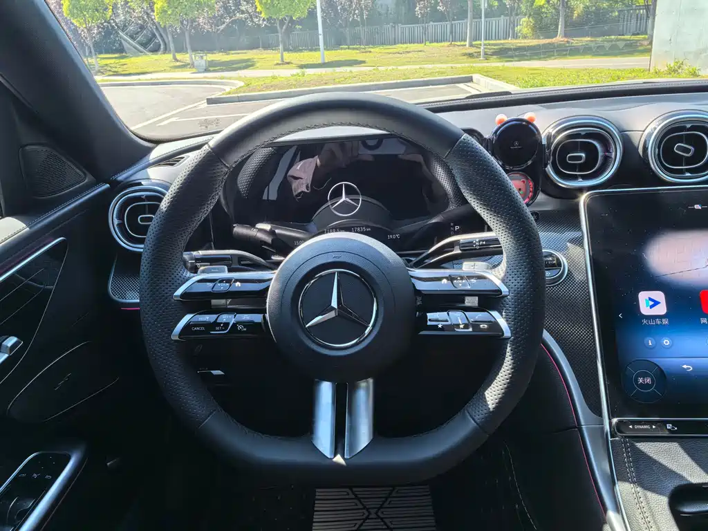 Mercedes-Benz C-Class 2025 — фото 10