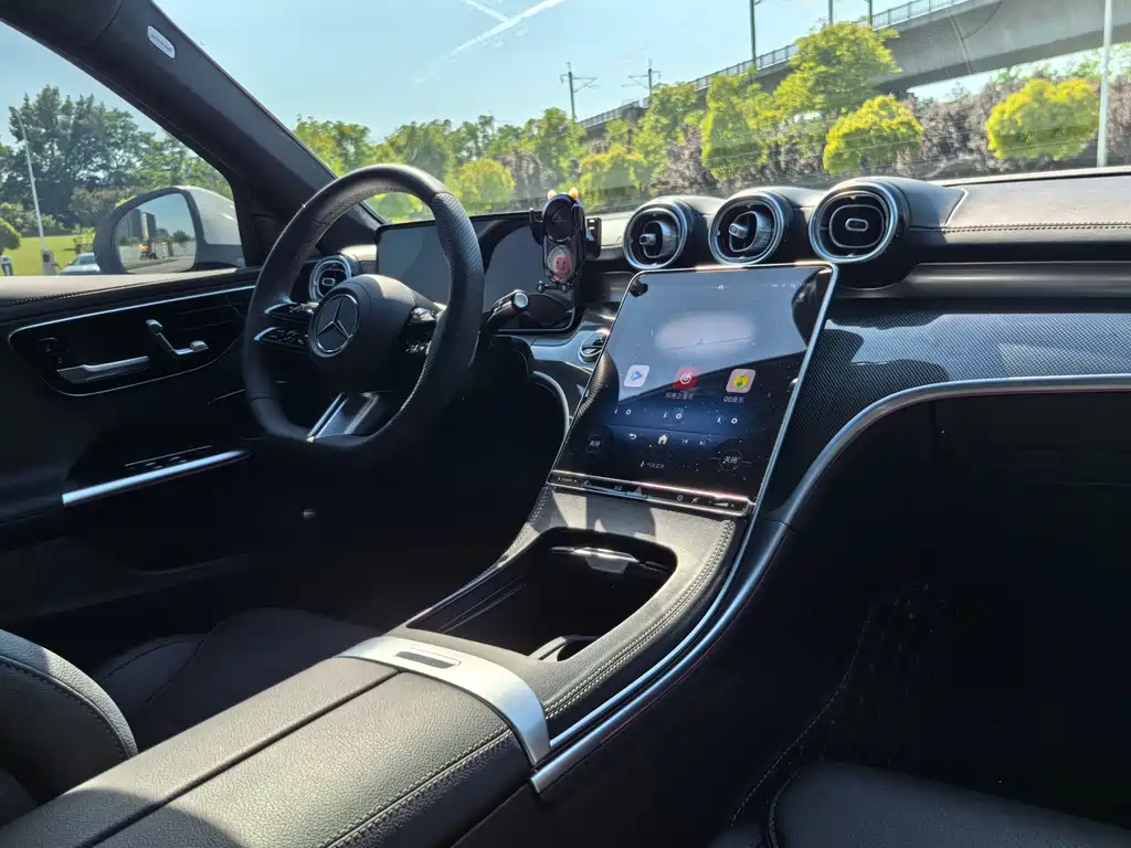 Mercedes-Benz C-Class 2025 — фото 11
