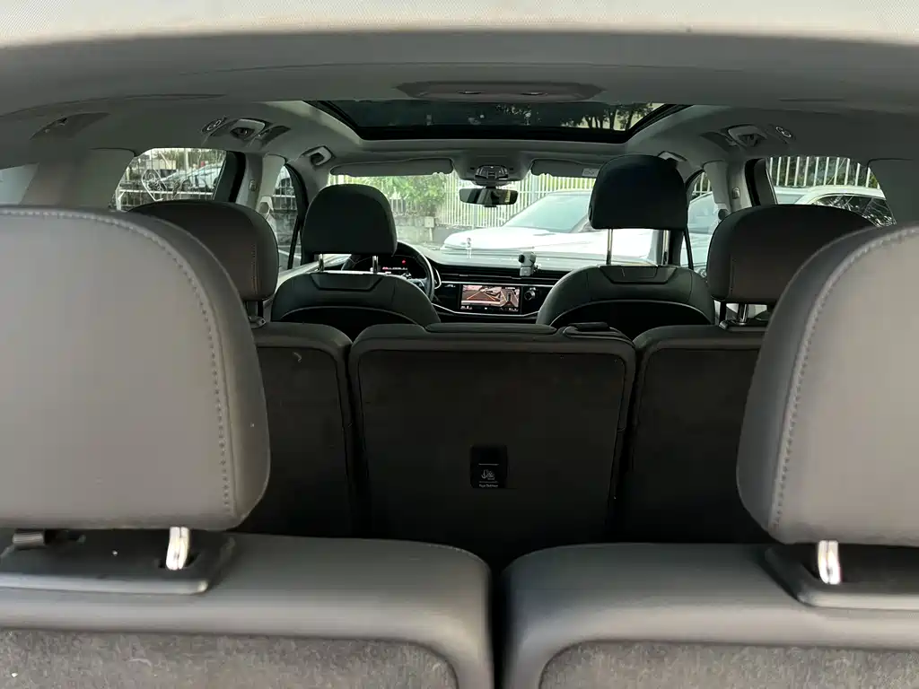 Audi Q7 2021 — фото 26