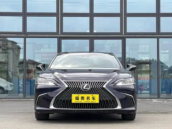 Lexus ES 2018