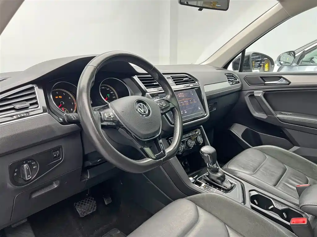 Volkswagen Tiguan L 2020 — фото 13