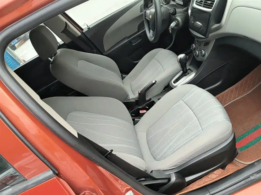 Chevrolet Aveo 2015 — фото 25