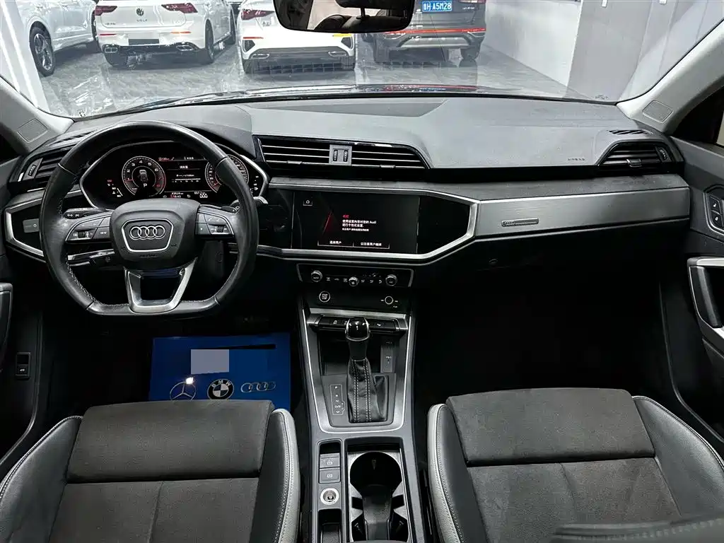 Audi Q3 2022 — фото 12