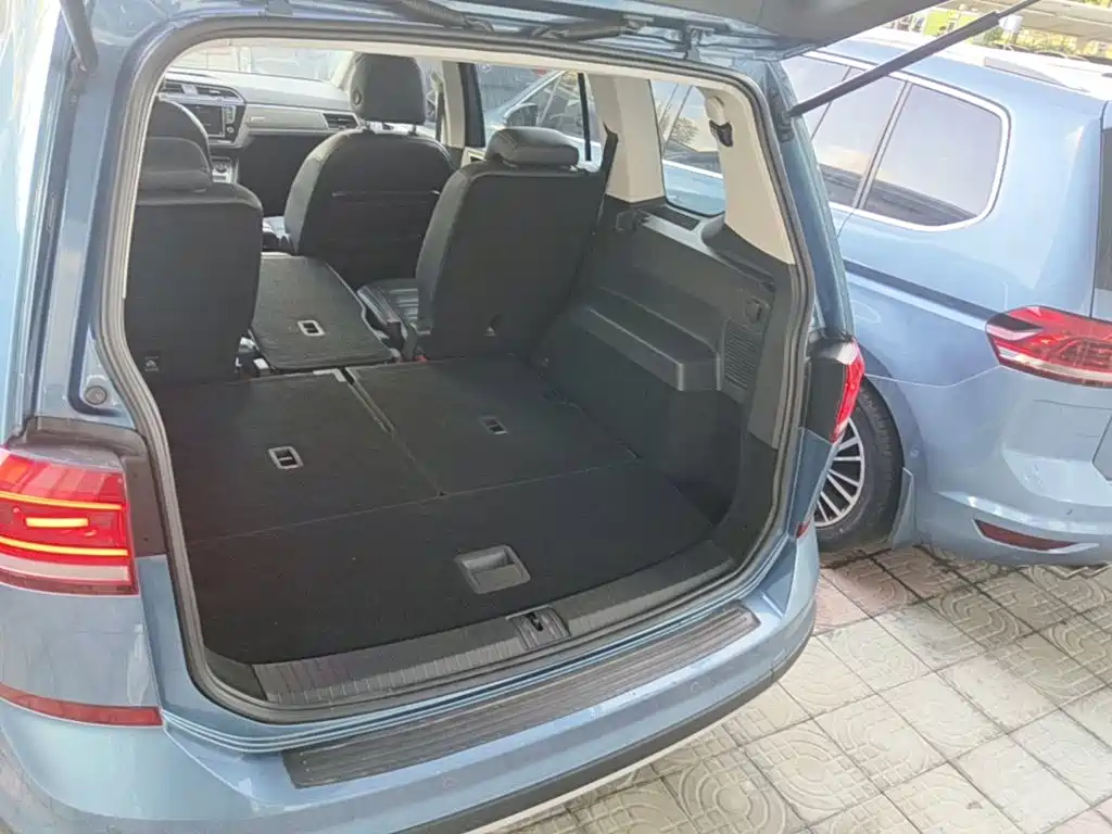 Volkswagen Touran 2019 — фото 19