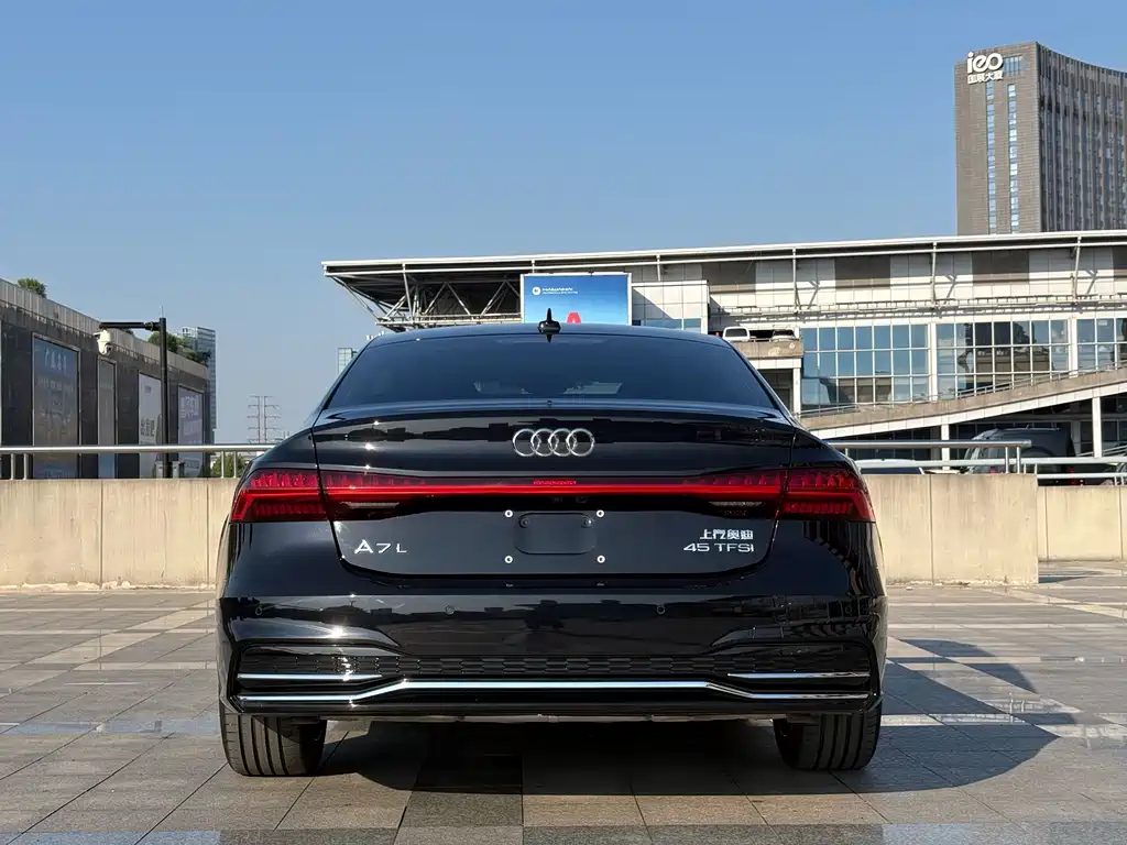 Audi A7L 2024 — фото 8