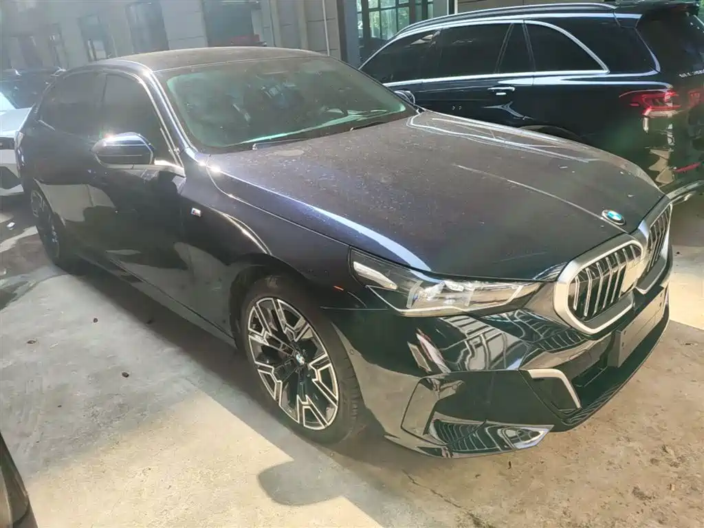 BMW 5 Series 2025